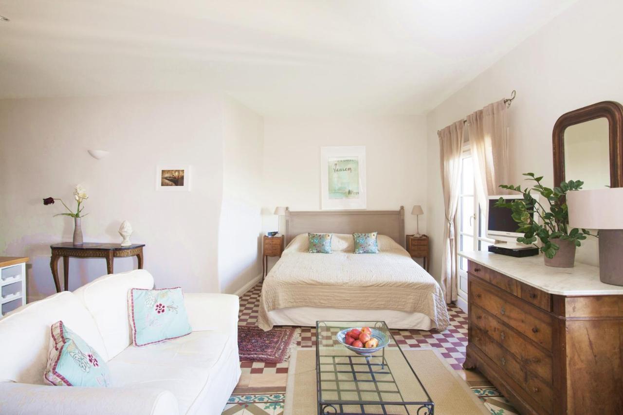 Cinq & Sept Hotel Roujan ภายนอก รูปภาพ